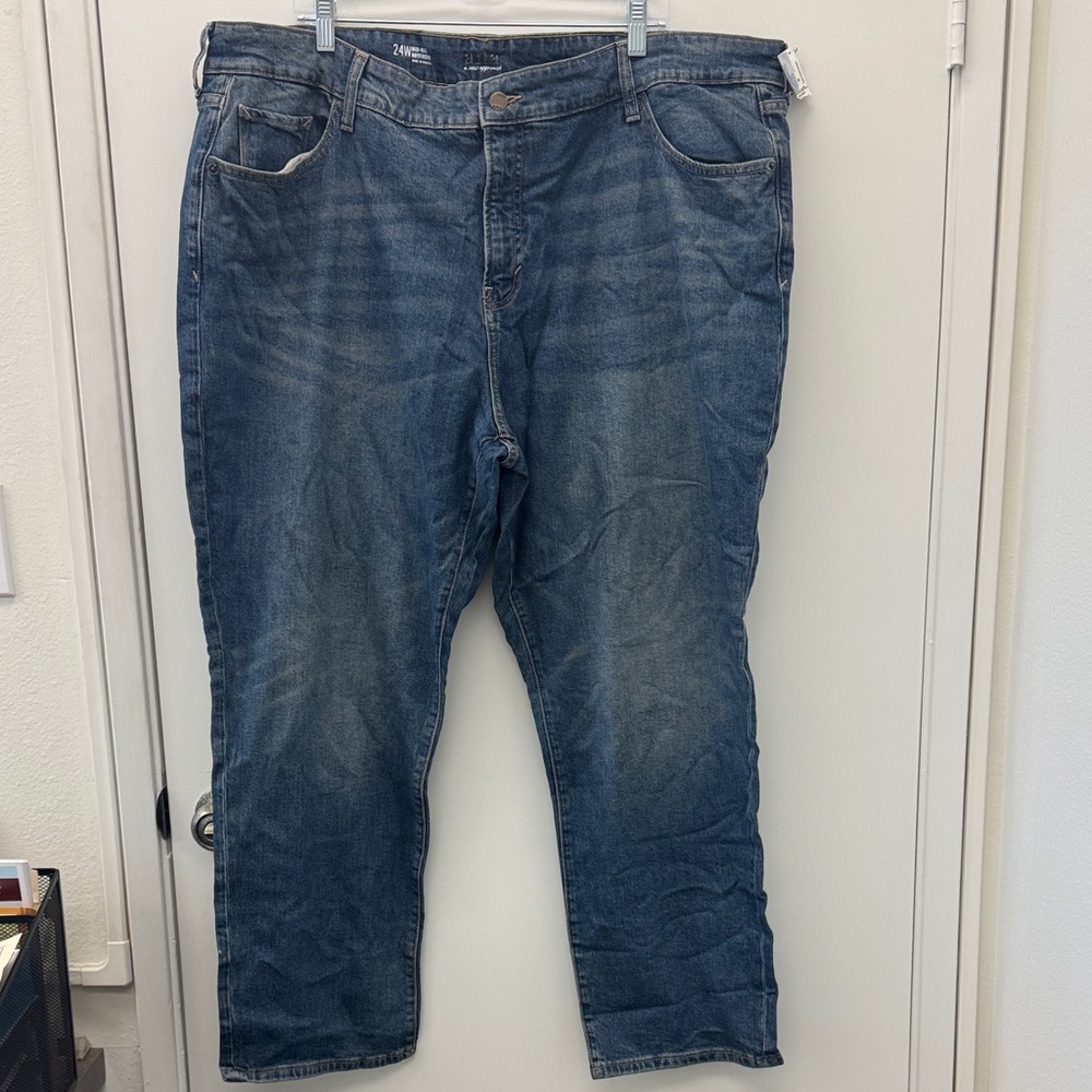 a.n.a Women's Mid-Rise Boyfriend Jeans